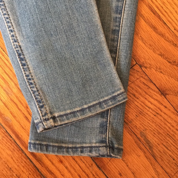 HOLLISTER size 0short jeans - Picture 6 of 6